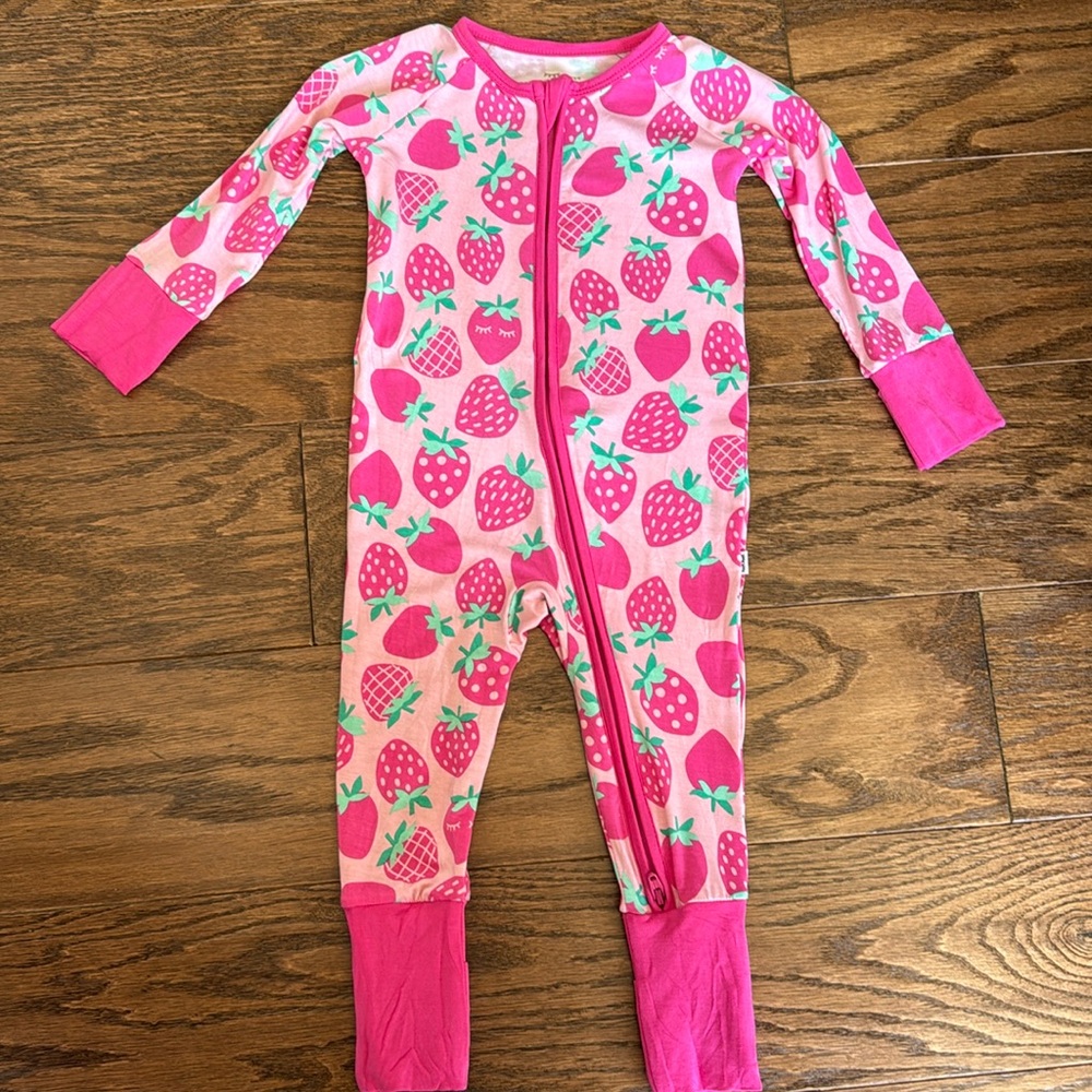 Little Sleepies Strawberry Zippy